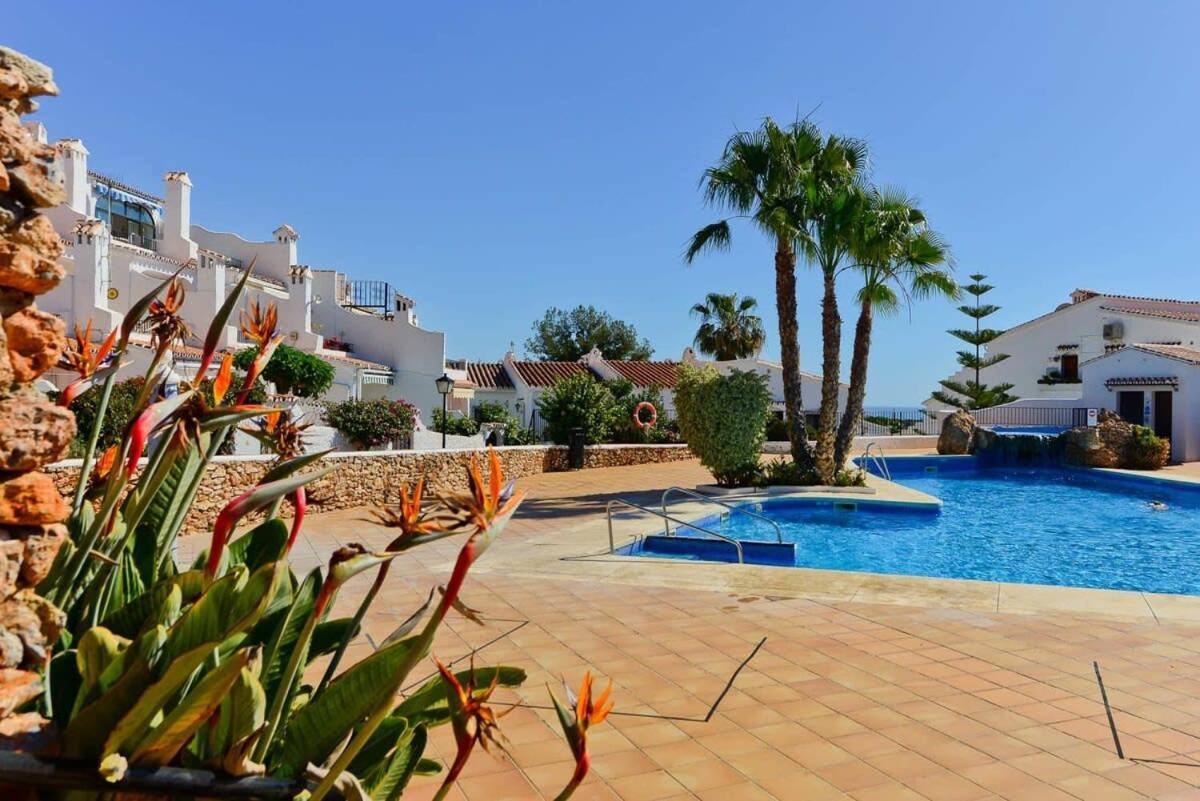 Capistrano Pueblo Apartment Nerja Bagian luar foto