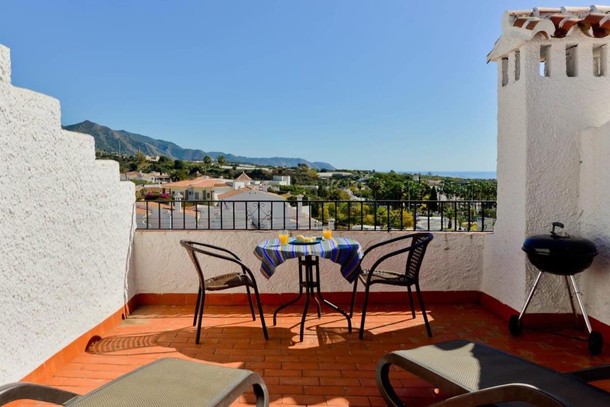 Capistrano Pueblo Apartment Nerja Bagian luar foto