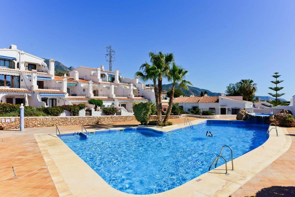 Capistrano Pueblo Apartment Nerja Bagian luar foto
