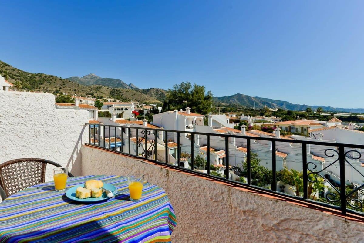 Capistrano Pueblo Apartment Nerja Bagian luar foto